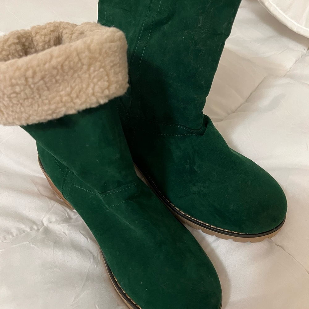 Green Suede Boots with Faux Fur Lining Size 40